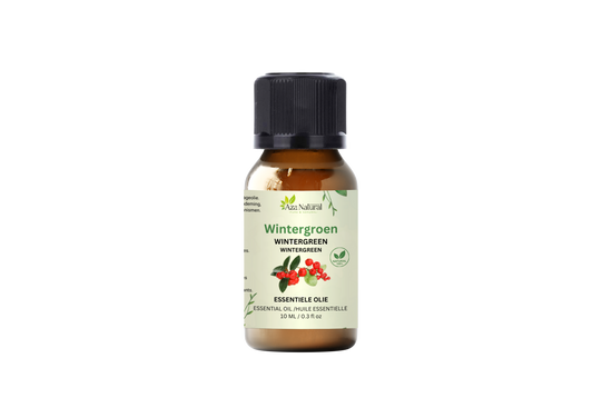 Flesje wintergroen olie van Aza Natural, 10 ml, bruin glas met zwarte dop en een etiket met een takje met rode bessen