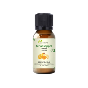 Fles sinaasappel olie van Aza Natural, 30 ml, bruin glas met zwarte dop en een etiket met schijfjes sinaasappel