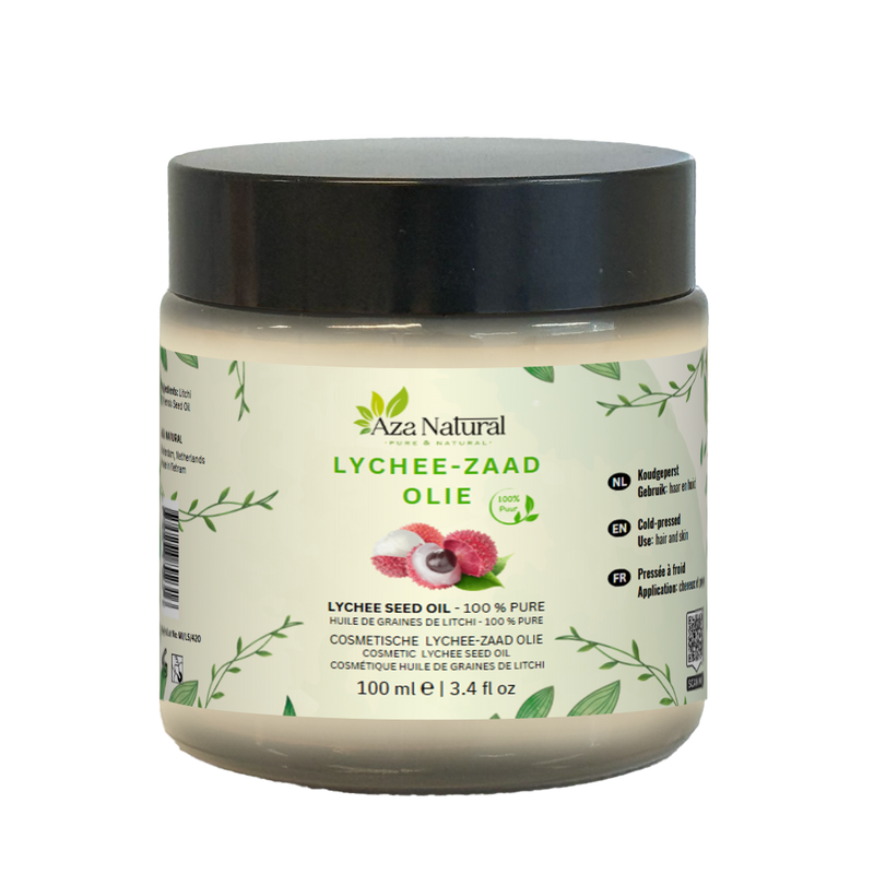 Pot lychee zaad olie van Aza Natural, 100 ml, met zwart schroefdeksel en een etiket met twee lychees