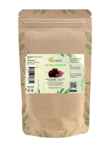 Zak katha poeder van Aza Natural, 100 gram, kraftpapier met rits en een etiket met donkerbruin poeder en roze bloemen