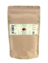 Zak katha poeder van Aza Natural, 250 gram, kraftpapier met rits en een etiket met donkerbruin poeder en roze bloemen