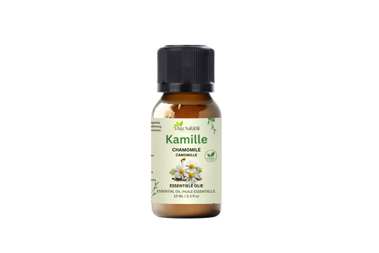 Flesje kamille olie van Aza Natural, 10 ml, bruin glas met zwarte dop en een etiket met witte kamillebloemen