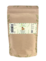 Zak vetiver poeder van Aza Natural, 250 g, kraftzak met een etiket met een bundel vetiverwortel en lichtbruin poeder