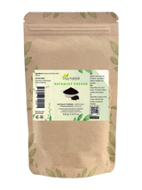 Zak ratanjot poeder van Aza Natural, 100 gram, kraftzak met rits en een etiket met een schaaltje donkerrood wortelpoeder
