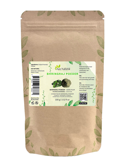 Zak bhringraj poeder van Aza Natural, 100 gram, kraftpapier met rits en een etiket met een hoopje donkergroen poeder