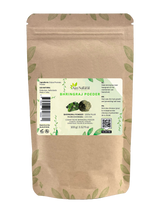 Sachet de poudre de bhringraj Aza Natural, 100 g, papier kraft avec zip et une étiquette avec un tas de poudre vert foncé