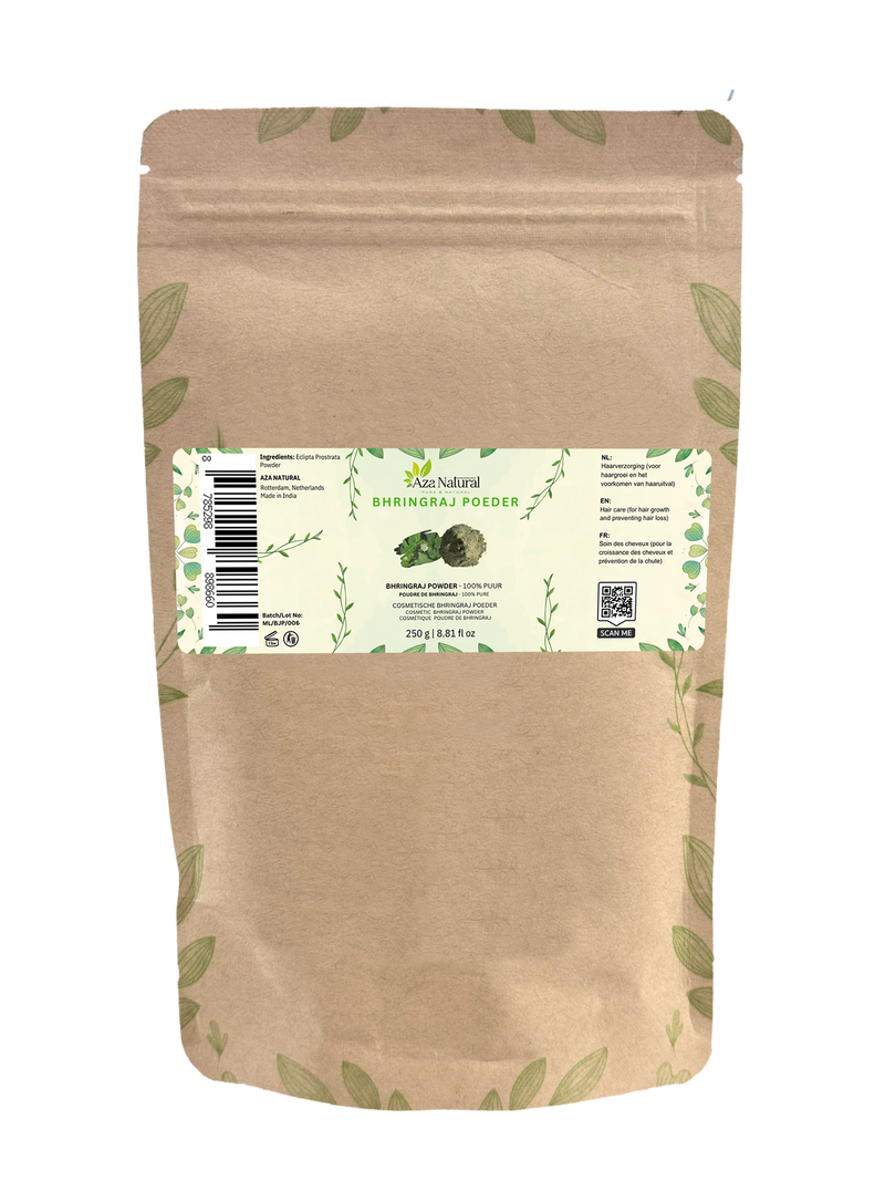 Beutel Bhringraj-Pulver von Aza Natural, 250 g, Kraftpapier mit Reißverschluss, Etikett mit Häufchen dunkelgrünem Pulver