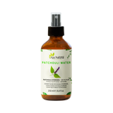 Flesje patchouli water van Aza Natural, 250 ml, bruin glas met sprayknop en een etiket met een patchoulitak met lila bloemaar