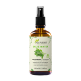 Flesje salie water van Aza Natural, 100 ml, bruin glas met sprayknop en een etiket met een bosje salieblaadjes